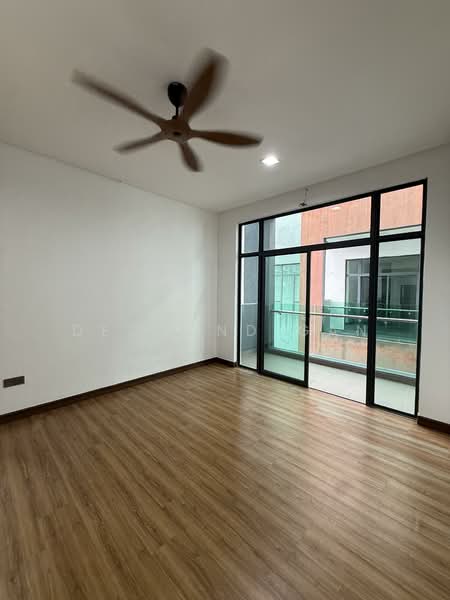 Semi-Detached House for Sale in Subang Jaya (Selangor) - Desmond Gan - Balcony - PropertyGuru.com.my