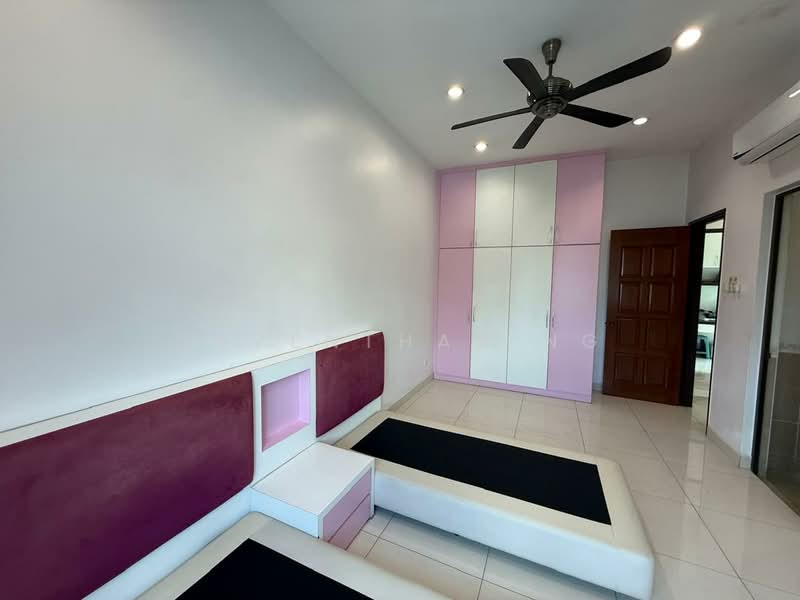 Rumah Berkembar untuk Dijual di Taman Sutera Utama (Skudai) - Javenthan Ng - Bedroom - PropertyGuru.com.my