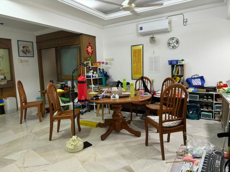 Rumah Banglo untuk Dijual di Island Glades (Jelutong) - A Ee Ee - Living Room - PropertyGuru.com.my