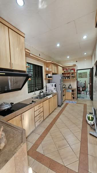 Rumah Berkembar untuk Dijual di Menglembu (Perak) - Lee Muzi - Kitchen - PropertyGuru.com.my
