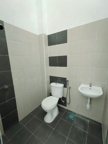 Rumah Teres 1 Tingkat untuk Disewa di Bandar Lahat Baru (Lahat) - Kelvin Chong - Bathroom - PropertyGuru.com.my