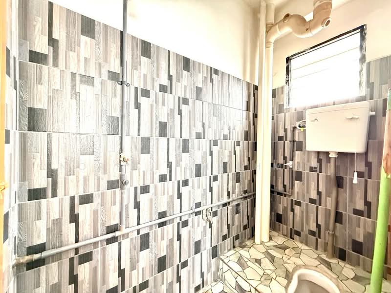 Apartment for Sale at Pangsapuri Damai - Norfaizah Ahmad - Bathroom - PropertyGuru.com.my