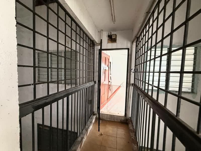 Apartment for Sale at Pangsapuri Damai - Norfaizah Ahmad - Corridor - PropertyGuru.com.my