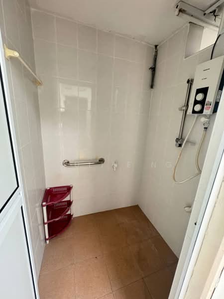 Rumah Teres 1 Tingkat untuk Dijual di Taman Abad (Johor Bahru) - Pauline Ng - Bathroom - PropertyGuru.com.my