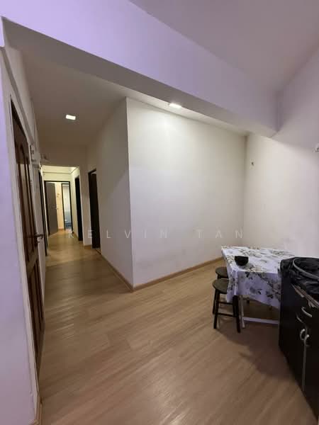 Kondominium untuk Disewa di Midlands Condo - Kelvin Tan - Corridor - PropertyGuru.com.my