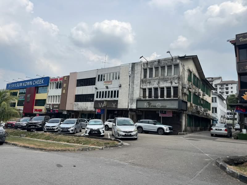 Kedai untuk Disewa di Taman Pelangi (Johor Bahru) - Irwyn Ng - Exterior - PropertyGuru.com.my