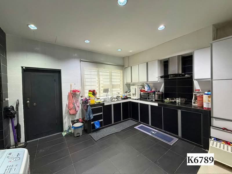 2-storey Terraced House for Sale in Bandar Botanic (Klang) - Lucas Ng - Kitchen - PropertyGuru.com.my