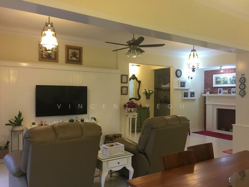 Pangsapuri untuk Dijual di Bunga Raya Apartment - Vincent Yeoh - Living Room - PropertyGuru.com.my