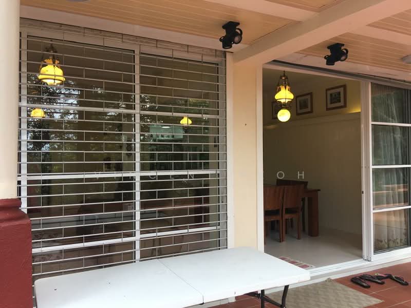 Pangsapuri untuk Dijual di Bunga Raya Apartment - Vincent Yeoh - Dining Room - PropertyGuru.com.my
