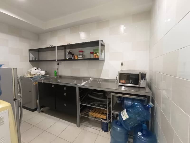 Office for Sale in Fraser Business Park (Kuala Lumpur) - Tey Siew Zing - Kitchen - PropertyGuru.com.my