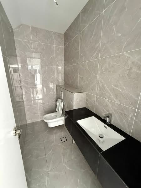 Semi-Detached House for Sale in Taman Ekoflora (Johor Bahru) - Pauline Ng - Bathroom - PropertyGuru.com.my