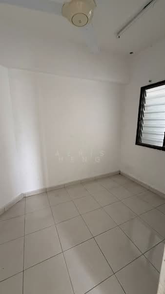 Condominium for Sale at D'Casa Condominium - Aeris Heng - Bedroom - PropertyGuru.com.my
