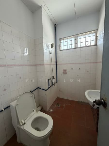 Rumah Teres 2 Tingkat untuk Dijual di Taman Bertam Indah (Kepala Batas) - Peter Loh - Bathroom - PropertyGuru.com.my