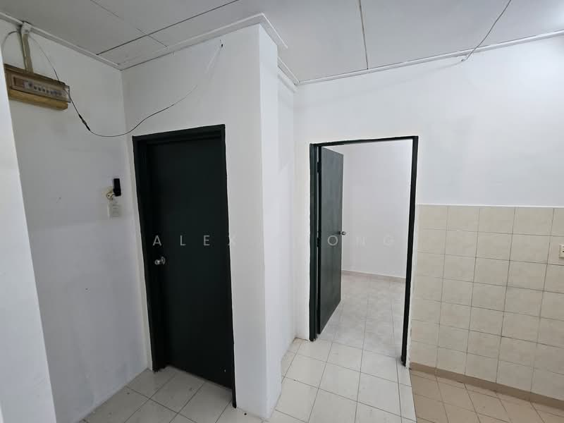 Untuk Disewa - Vista Shop Apartment (Damansara Damai)