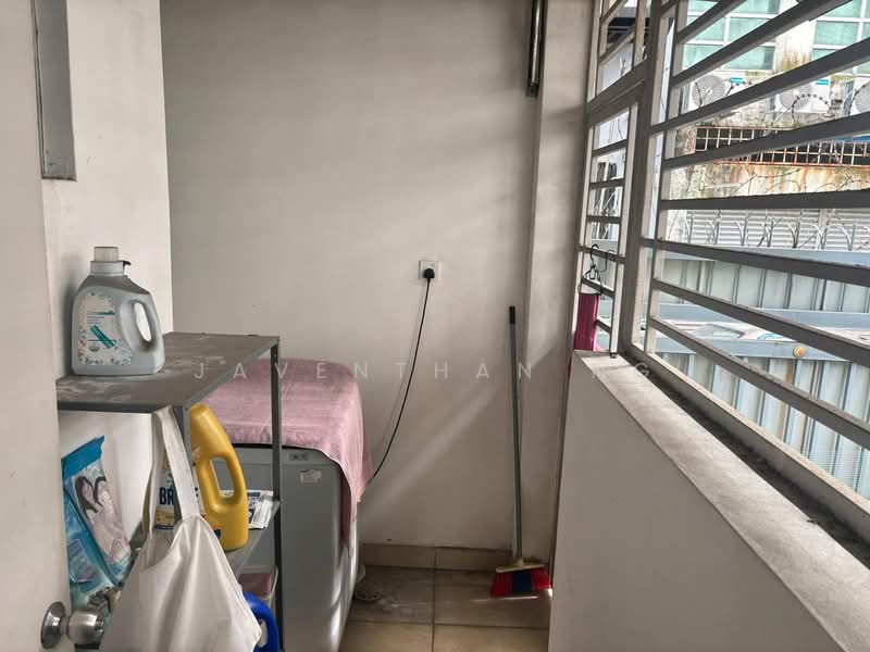 2-storey Terraced House for Sale in Taman Mount Austin (Tebrau) - Javenthan Ng - Balcony - PropertyGuru.com.my