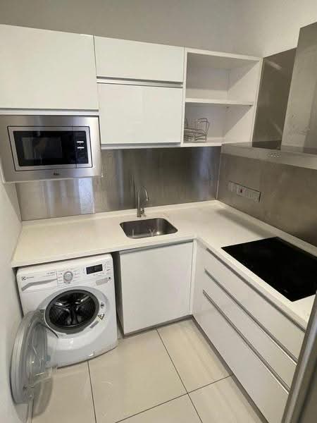 Kediaman Servis untuk Dijual di M City - Kelly Lam - Kitchen - PropertyGuru.com.my