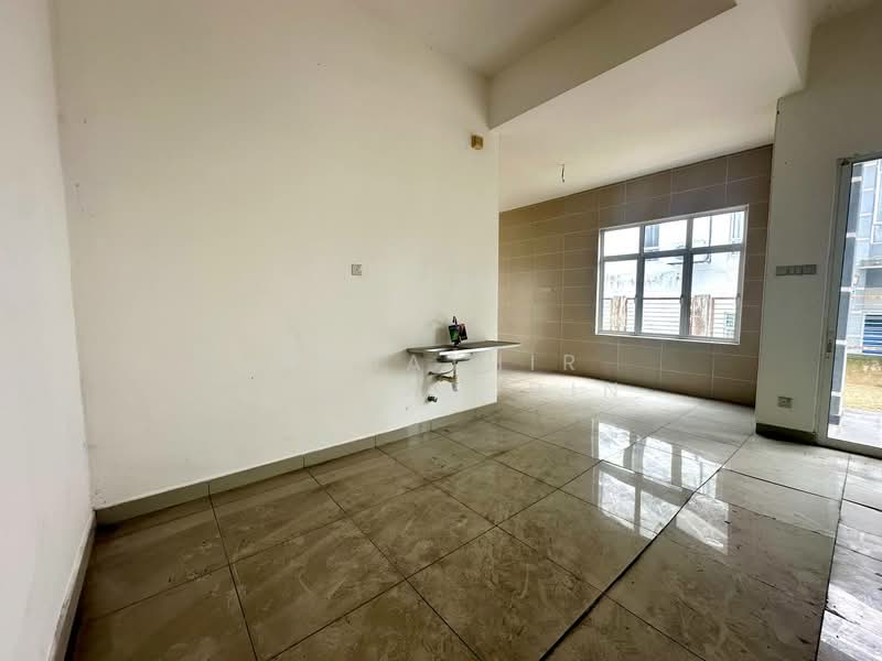 Rumah Berkembar untuk Dijual di Seksyen U10 (Shah Alam) - Nahathir Shahabudin - Living Room - PropertyGuru.com.my