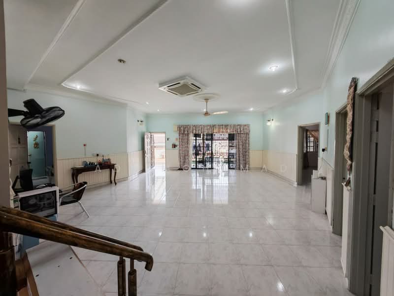 1-storey Terraced House for Sale in Ampang Jaya (Ampang) - Adi Mohamad - Living Room - PropertyGuru.com.my