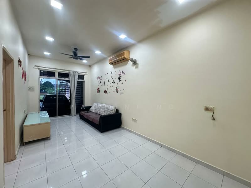 Rumah Teres 1 Tingkat untuk Disewa di Taman JP Perdana (Johor Bahru) - Pauline Ng - Living Room - PropertyGuru.com.my
