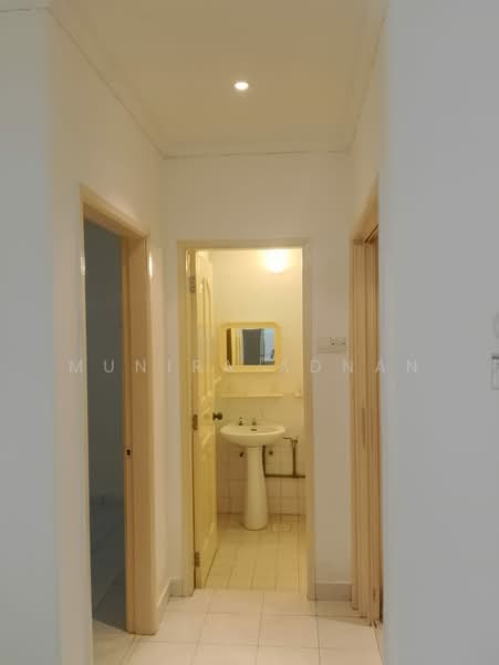 Rumah Bandar untuk Disewa di Country Heights (Kajang) - Munira Adnan - Corridor - PropertyGuru.com.my