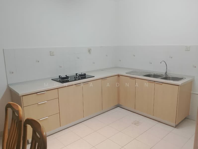 Rumah Bandar untuk Disewa di Country Heights (Kajang) - Munira Adnan - Kitchen - PropertyGuru.com.my