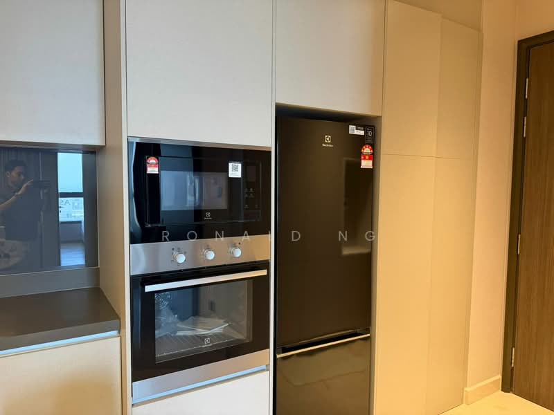 Servis Apartment untuk Disewa di Marriott Residence @ Gurney - Ronald Ng - Kitchen - PropertyGuru.com.my