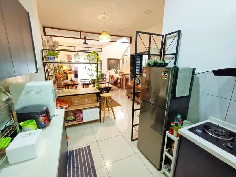 Terraced House for Sale in Gombak (Selangor) - Amber Ng - Kitchen - PropertyGuru.com.my