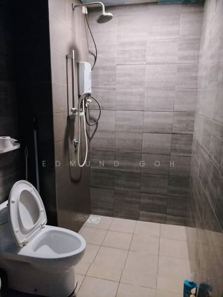 Service Residence for Sale at Symphony Tower (Menara Simfoni) - Edmund Goh - Bathroom - PropertyGuru.com.my