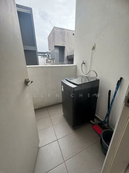 Servis Apartment untuk Disewa di D'sands Residence - Allen Chew - Balcony - PropertyGuru.com.my