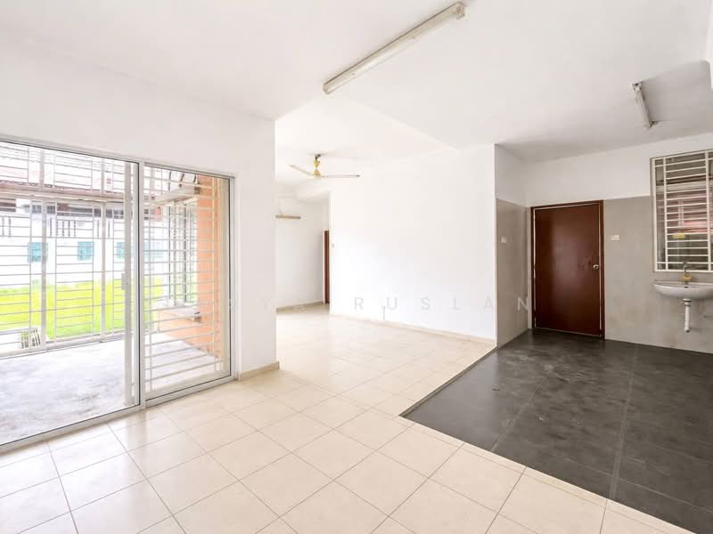 Semi-Detached House for Sale in Kajang (Selangor) - Tasya Ruslan - Living Room - PropertyGuru.com.my