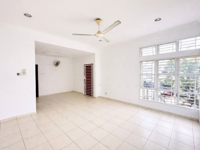 Semi-Detached House for Sale in Kajang (Selangor) - Tasya Ruslan - Living Room - PropertyGuru.com.my