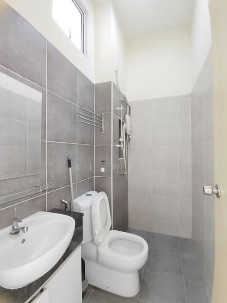 Rumah Teres 2 Tingkat untuk Disewa di Taman Austin Perdana (Tebrau) - Li Wei - Bathroom - PropertyGuru.com.my