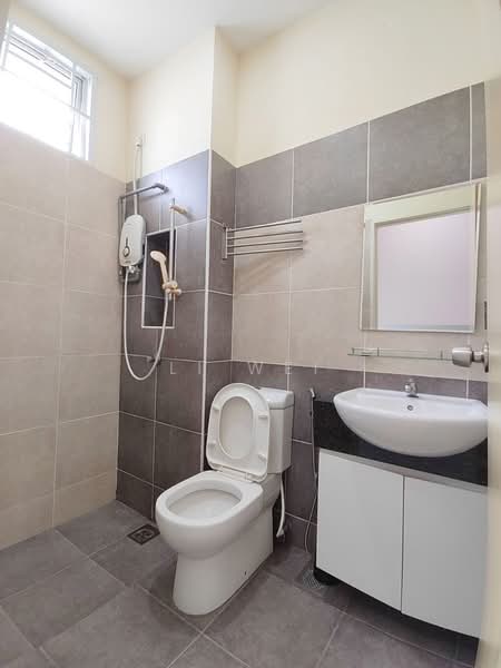 Rumah Teres 2 Tingkat untuk Disewa di Taman Austin Perdana (Tebrau) - Li Wei - Bathroom - PropertyGuru.com.my