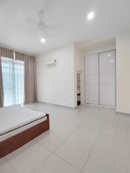 Rumah Teres 2 Tingkat untuk Disewa di Taman Austin Perdana (Tebrau) - Li Wei - Bedroom - PropertyGuru.com.my