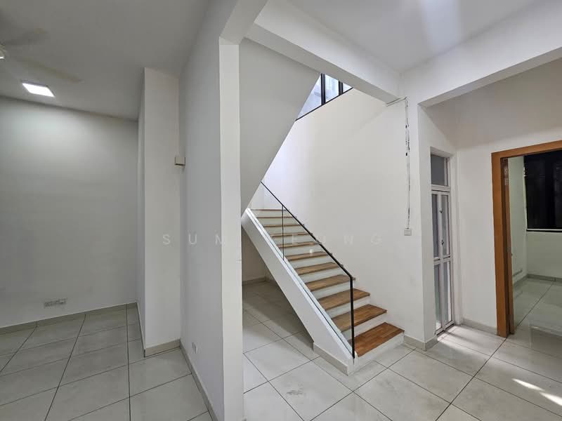 Rumah Teres 4 Tingkat untuk Dijual di Damansara Perdana (Selangor) - Sum Yeong - PropertyGuru.com.my