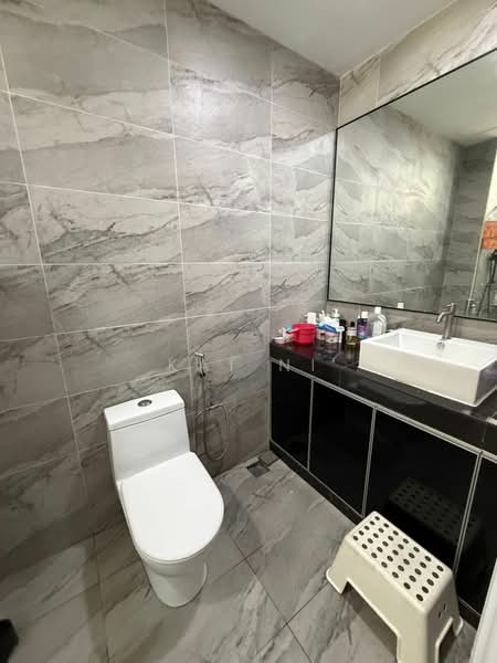 Semi-Detached House for Sale in Taman Bukit Jaya (Ulu Tiram) - Kai Ni - Bathroom - PropertyGuru.com.my