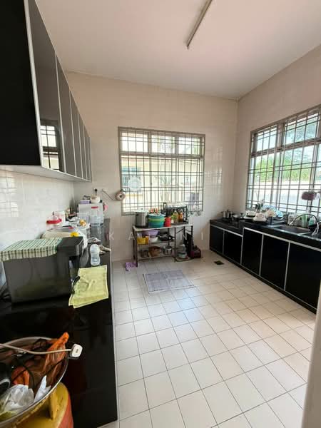 Semi-Detached House for Sale in Taman Bukit Jaya (Ulu Tiram) - Kai Ni - Kitchen - PropertyGuru.com.my