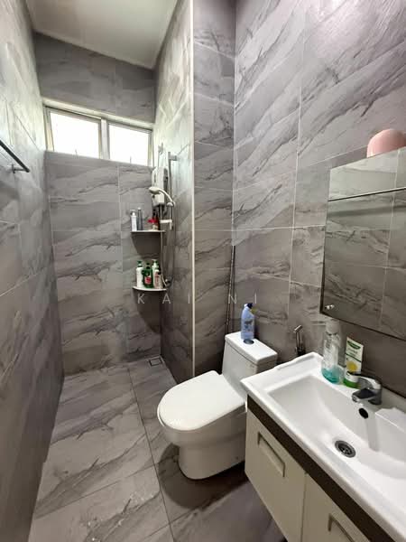 Semi-Detached House for Sale in Taman Bukit Jaya (Ulu Tiram) - Kai Ni - Bathroom - PropertyGuru.com.my