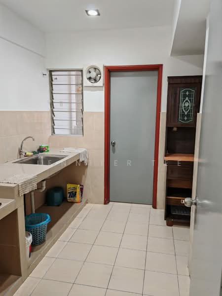 Servis Apartment untuk Disewa di Beverly Tower @ Plaza Medan Putra - Jennifer Tee - Kitchen - PropertyGuru.com.my