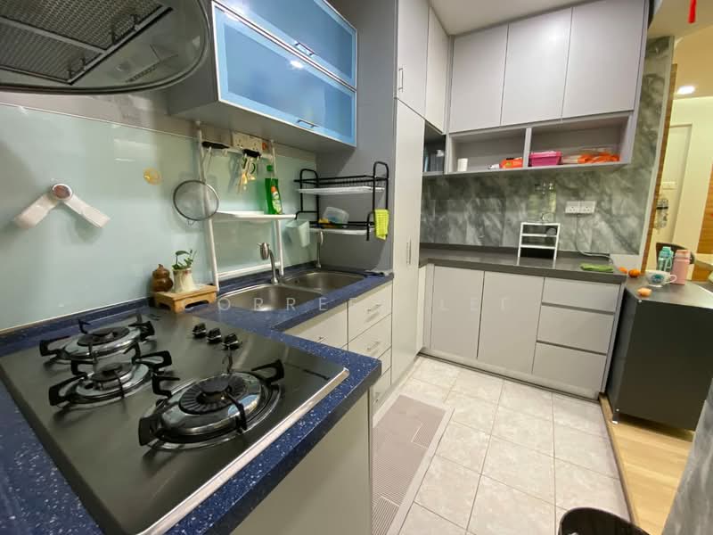 Kondominium untuk Dijual di Gold Coast Resort Condominium - Correen Lee - Kitchen - PropertyGuru.com.my