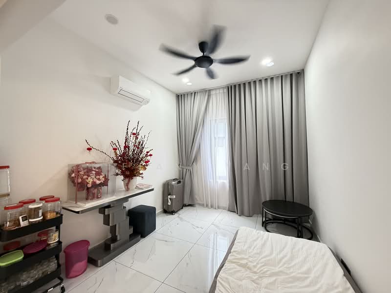 Bungalow for Sale in Kapar (Selangor) - Tiffany Yang - Corner - PropertyGuru.com.my