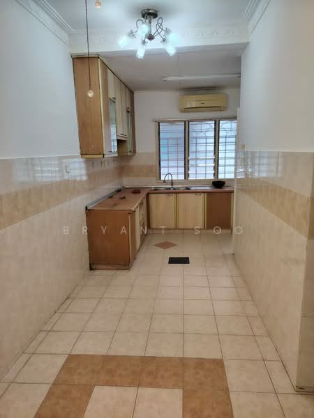 Rumah Teres 2 Tingkat untuk Dijual di Bandar Kinrara Seksyen 5 (Bandar Kinrara) - Bryant Soo - Kitchen - PropertyGuru.com.my