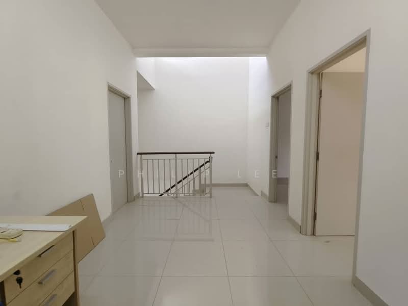 Rumah Teres 2 Tingkat untuk Dijual di Telok Panglima Garang (Selangor) - Philip Lee - Corridor - PropertyGuru.com.my