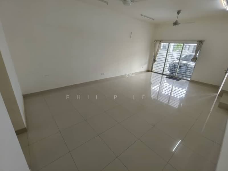 Rumah Teres 2 Tingkat untuk Dijual di Telok Panglima Garang (Selangor) - Philip Lee - Living Room - PropertyGuru.com.my