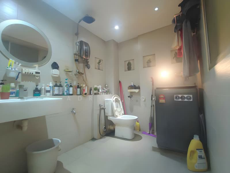 Apartment for Sale at Pangsapuri Setia Vista - Adren Goh - Bathroom - PropertyGuru.com.my