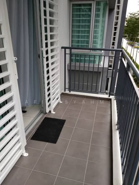 Servis Apartment untuk Dijual di Savanna Executive Suite @ Southville City - Afiq Syahmi - Balcony - PropertyGuru.com.my