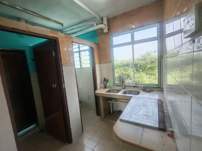 Flat for Sale at Desa Mentari Flat (Block 8) - Hairi Halim - Kitchen - PropertyGuru.com.my
