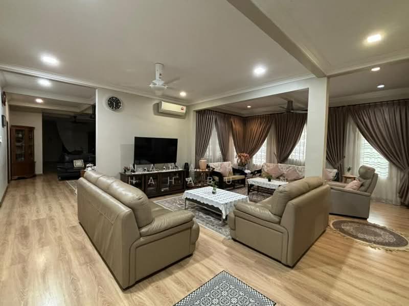 Rumah Banglo untuk Dijual di Taman Puncak Perdana (Shah Alam) - Nahathir Shahabudin - Living Room - PropertyGuru.com.my