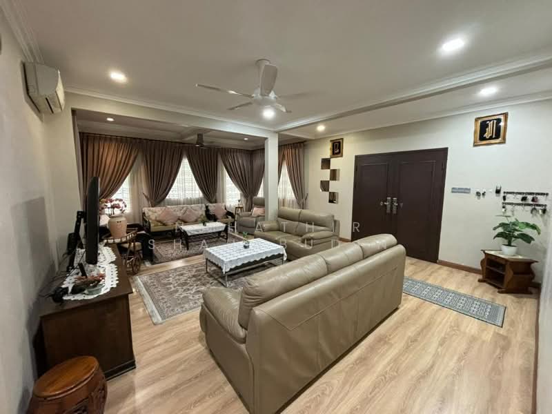 Rumah Banglo untuk Dijual di Taman Puncak Perdana (Shah Alam) - Nahathir Shahabudin - Living Room - PropertyGuru.com.my