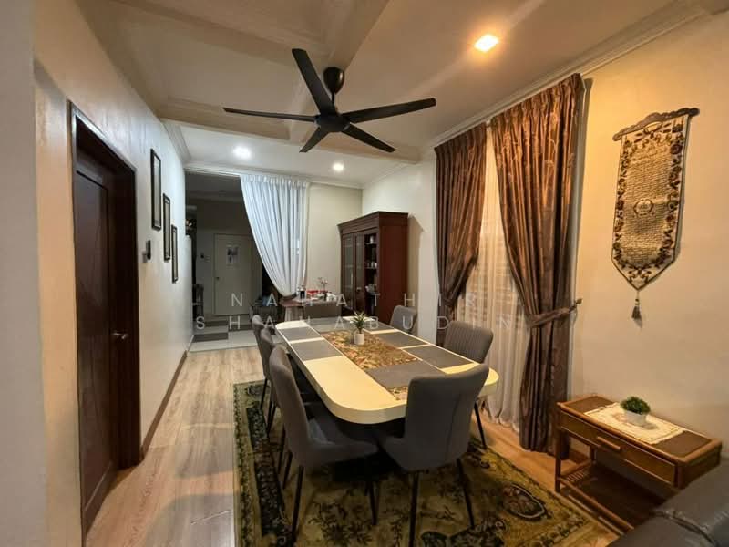 Rumah Banglo untuk Dijual di Taman Puncak Perdana (Shah Alam) - Nahathir Shahabudin - Dining Room - PropertyGuru.com.my